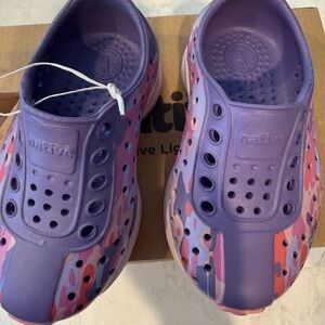 Native Kids Water Shoes in Purple and Pink